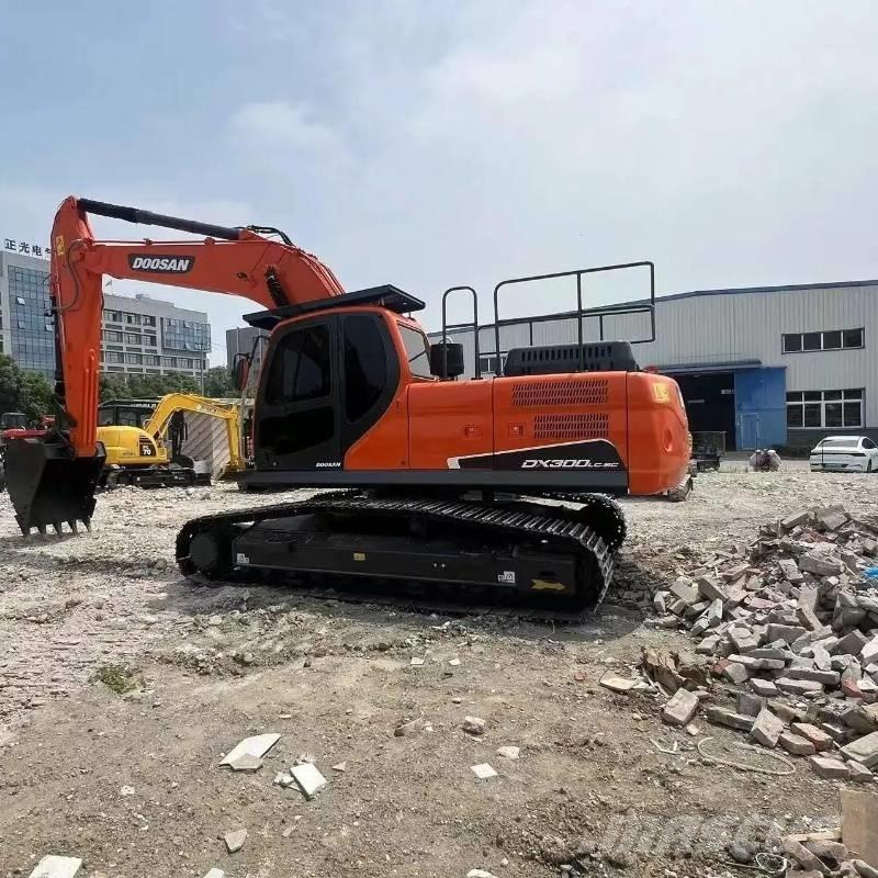 Doosan DX300 Raupenbagger
