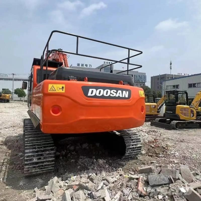 Doosan DX300 Raupenbagger