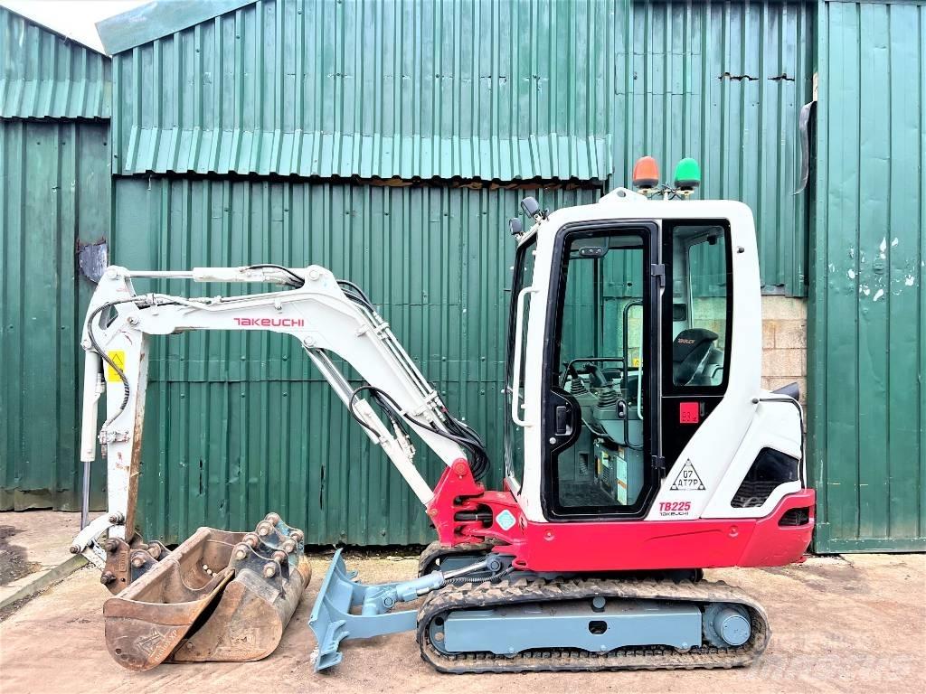 Takeuchi TB225 Minibagger < 7t