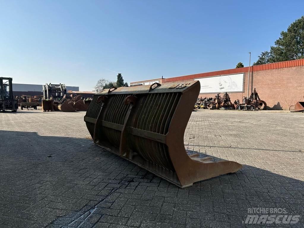  Onbekend UH-2700 Schaufeln