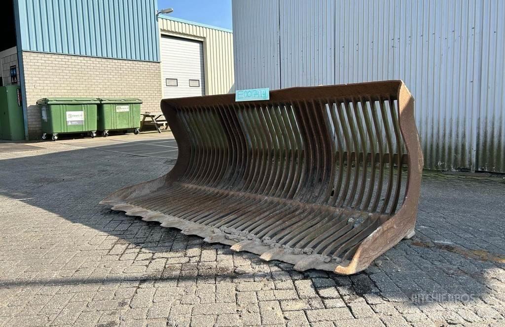  Onbekend UH-2700 Schaufeln