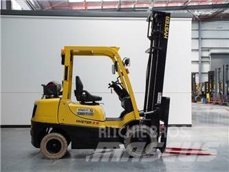 Hyster H2.5XT Gas Stapler