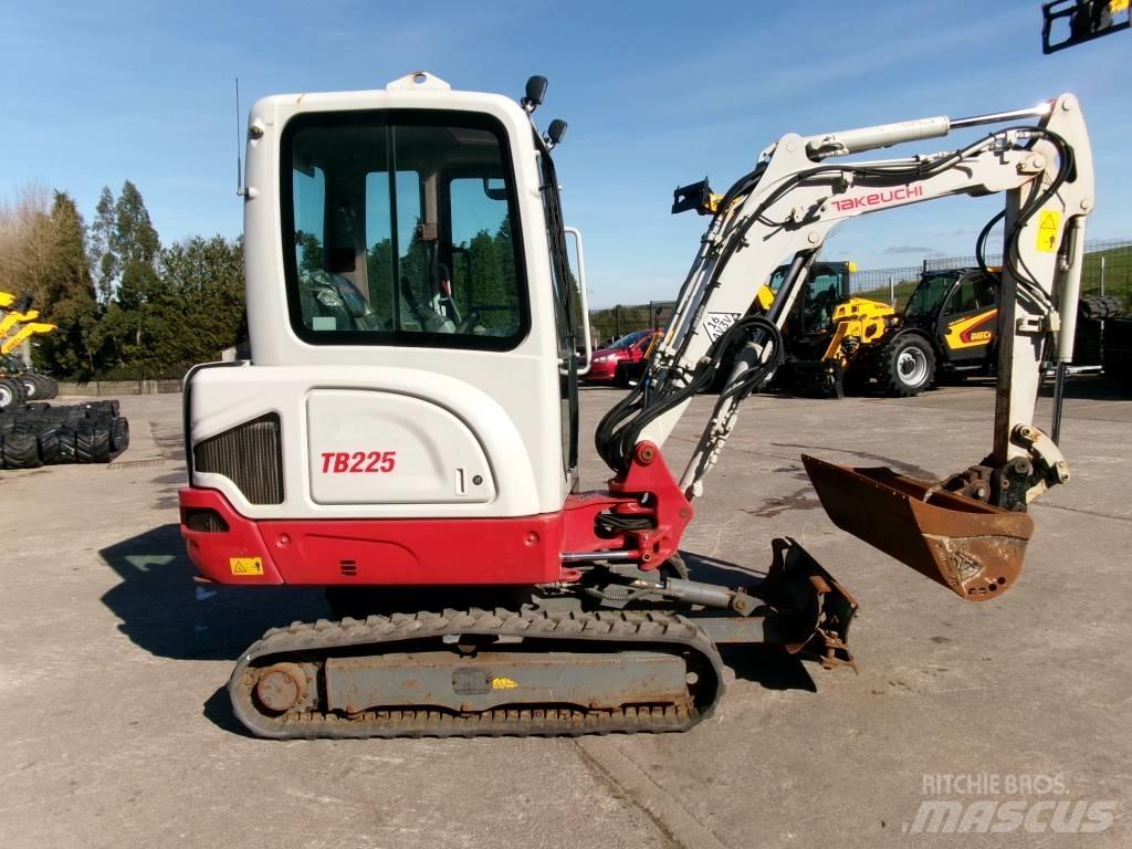 Takeuchi TB 225 Minibagger < 7t
