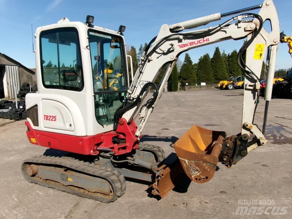 Takeuchi TB 225 Minibagger < 7t