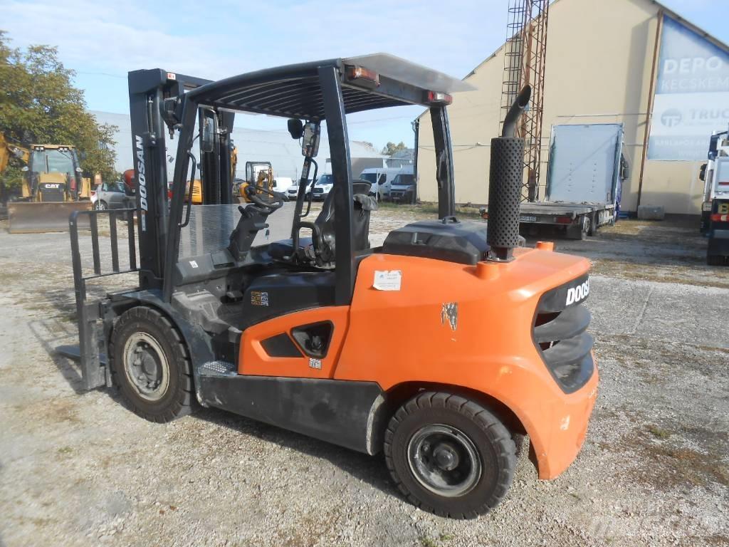 Doosan D50 SC-09 Diesel Stapler