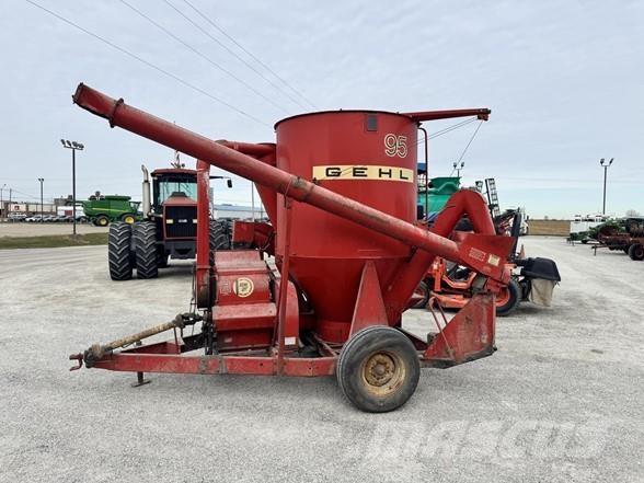 Gehl MX95 Sonstige Baumaschinen