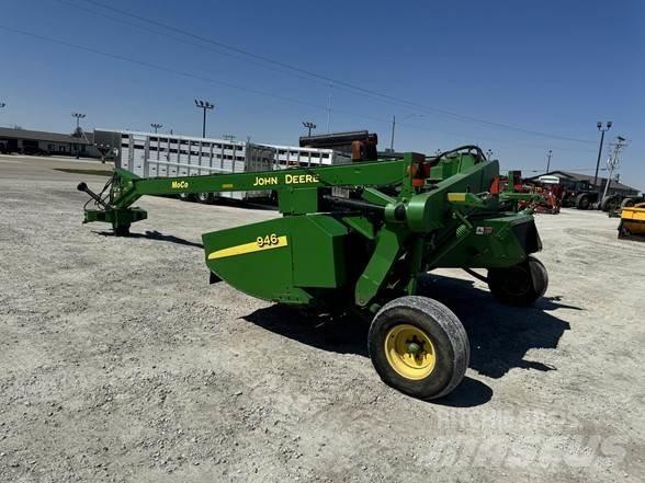 John Deere 946 Schwader