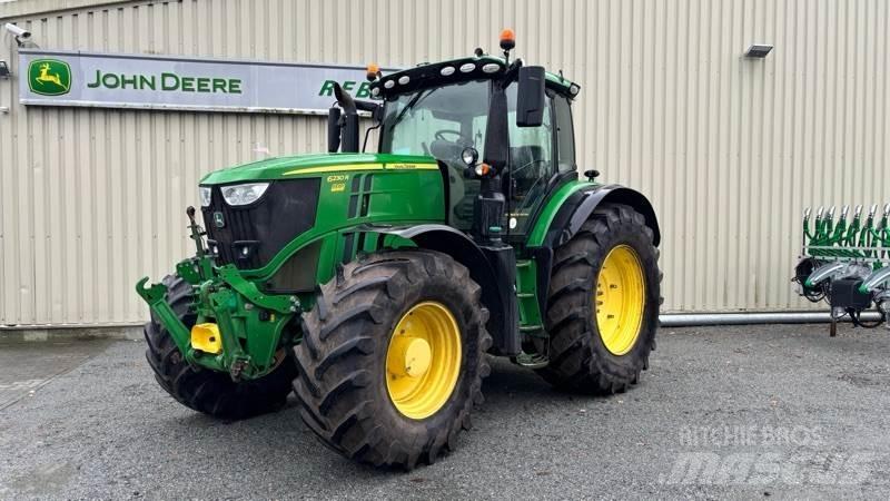 John Deere 6230 R Traktoren