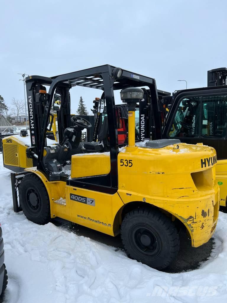 Hyundai 40DS-7 Diesel Stapler