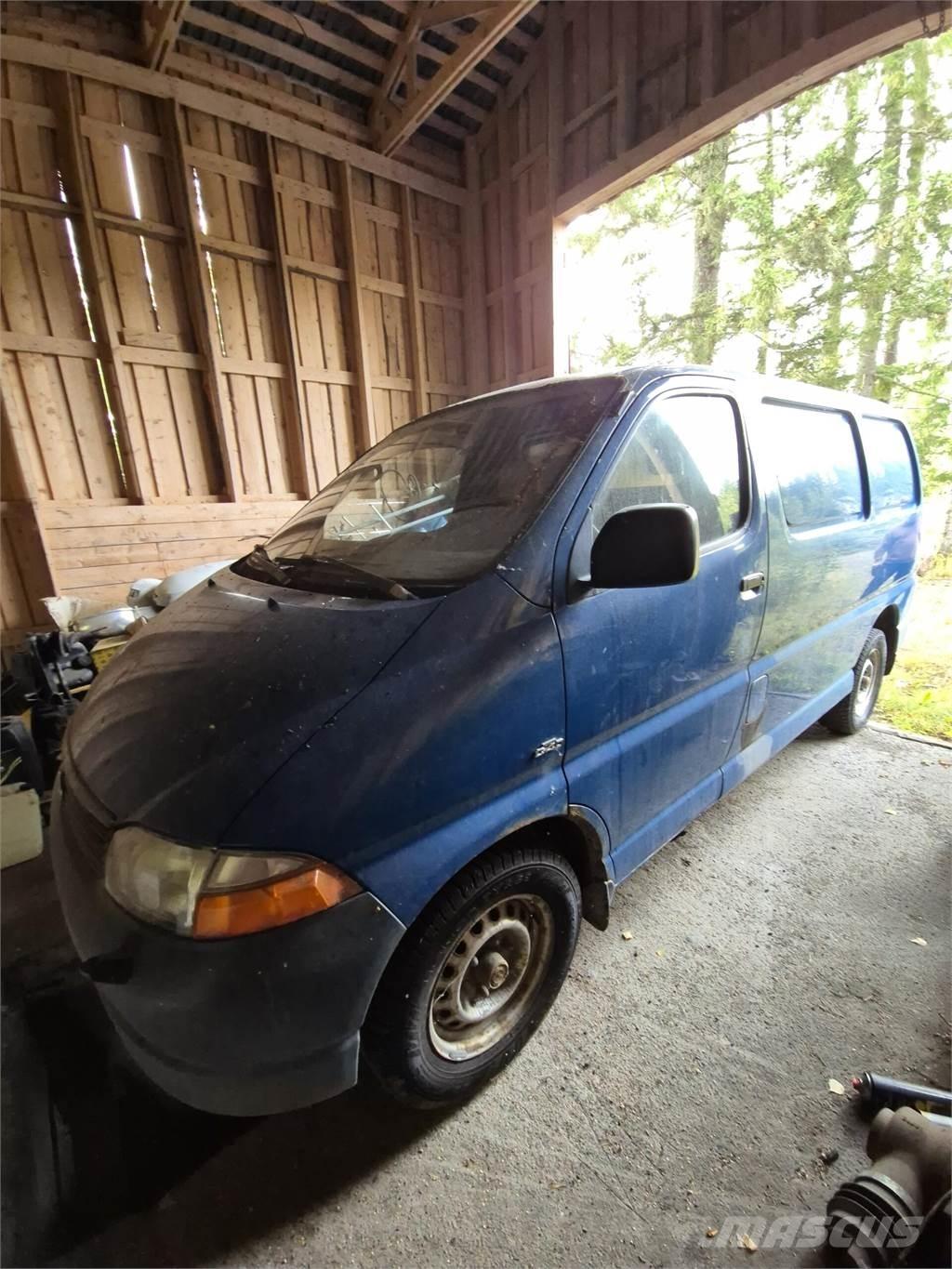 Toyota Hiace Lieferwagen