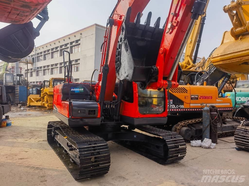 Doosan DX 140 LC Raupenbagger