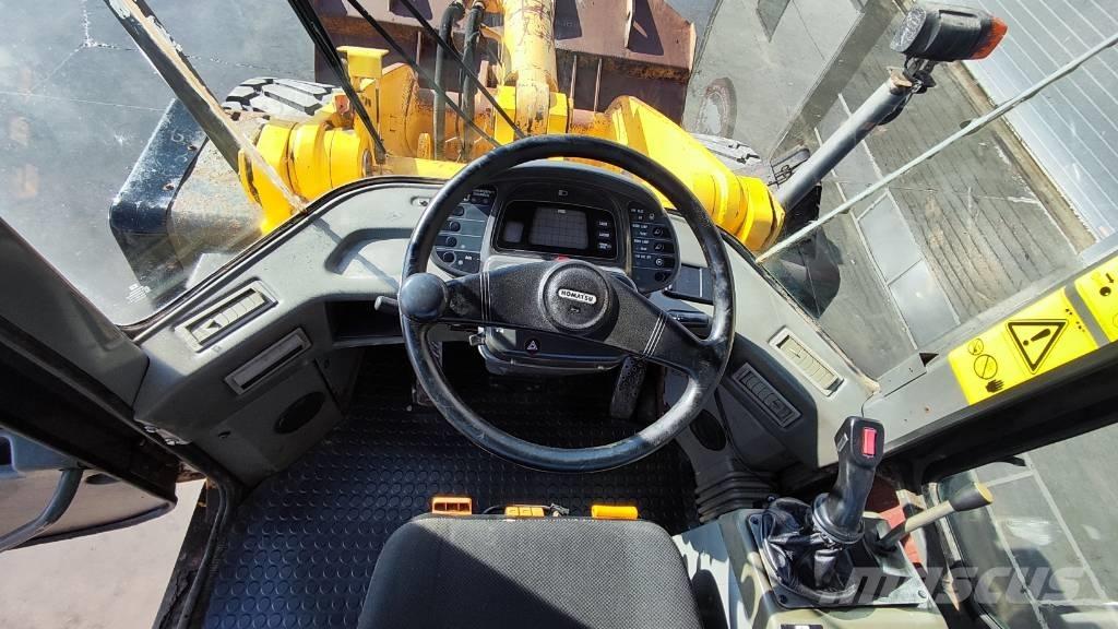 Komatsu WA 270-3 Radlader