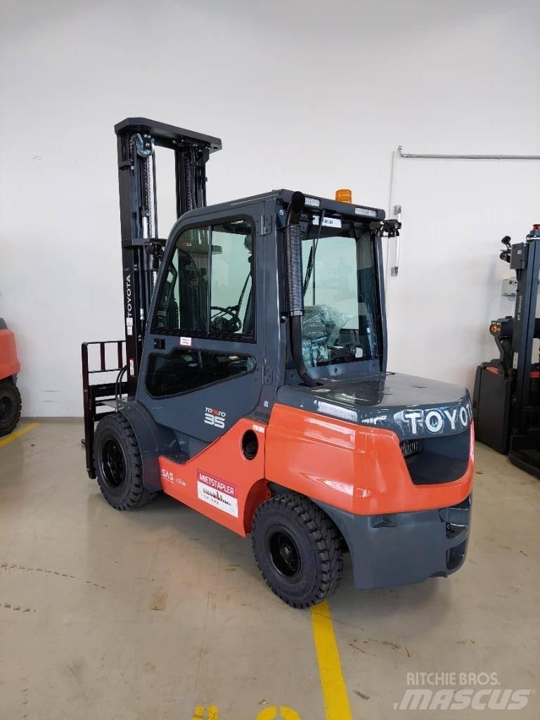 Toyota 52-8 FDJF 35 Diesel Stapler