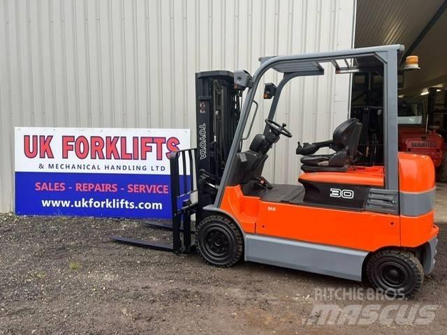 Toyota 7 FBM 30 Elektro Stapler