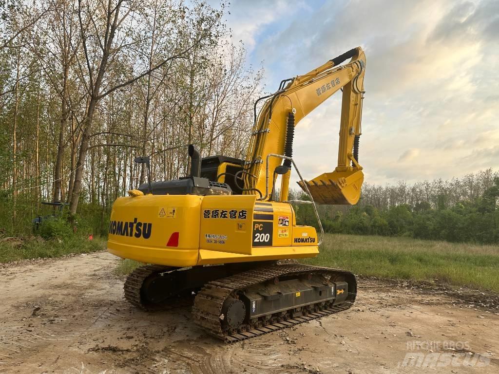 Komatsu PC200-8 Raupenbagger