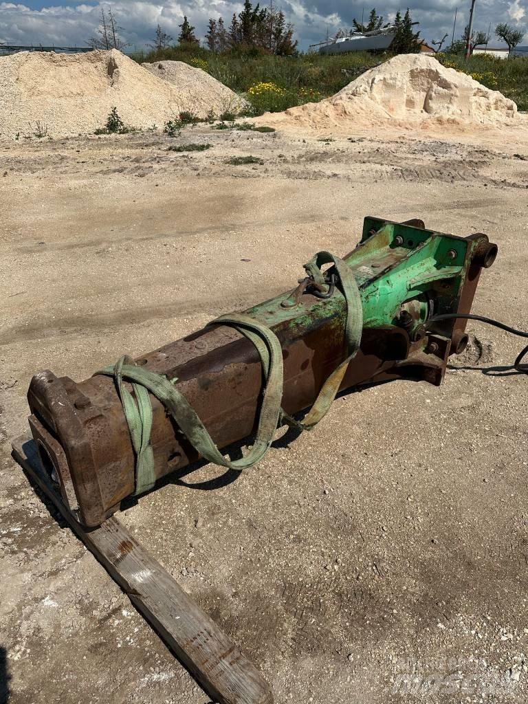 Montabert V 32 Hammer / Brecher