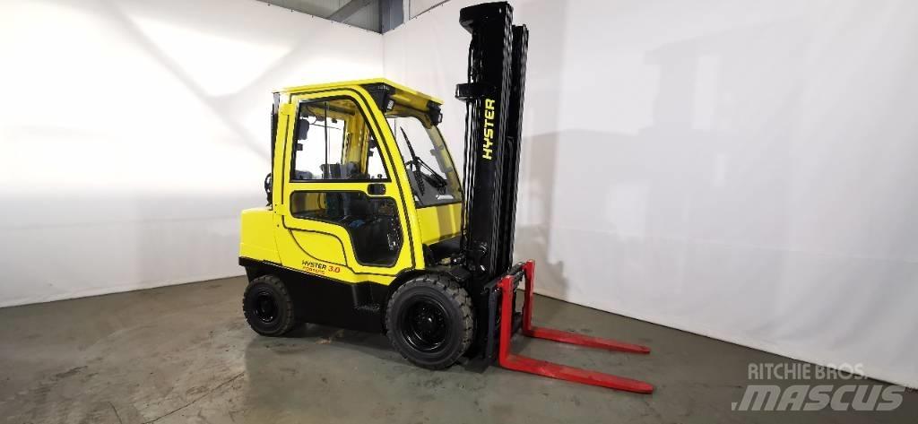 Hyster H 3.00 FT Gas Stapler