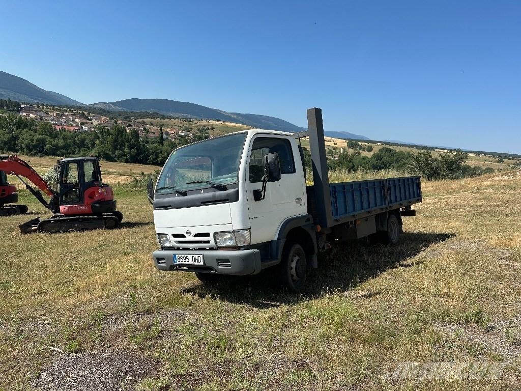 Nissan CABSTAR 35.13 Anhänger-Arbeitsbühnen