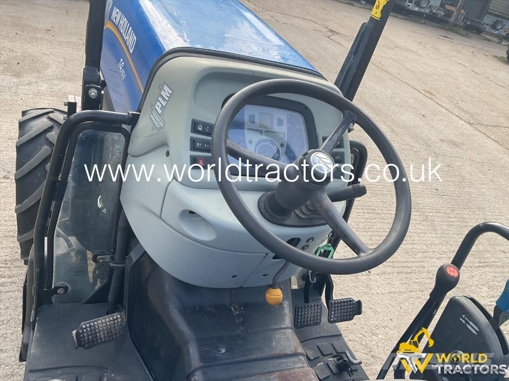 New Holland T 4.65 V Traktoren