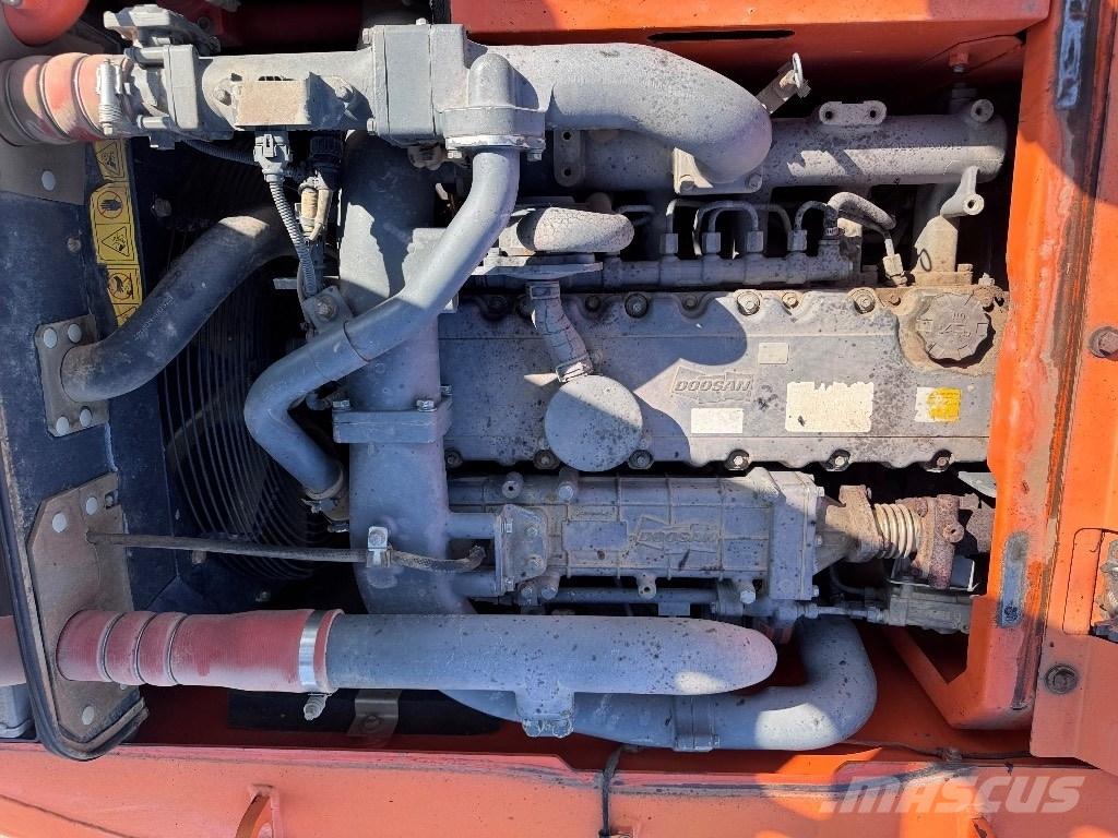 Doosan DX 140 LC-3 Raupenbagger