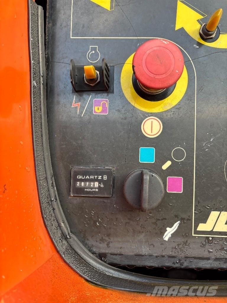 JLG 860 SJ Teleskopbühnen