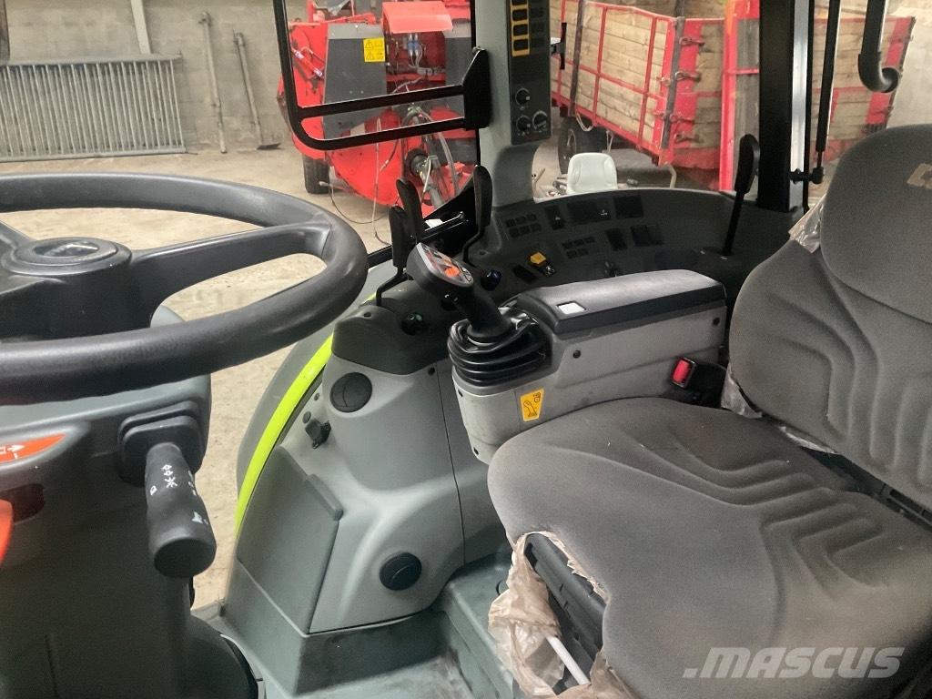 CLAAS Arion 440 CIS Traktoren