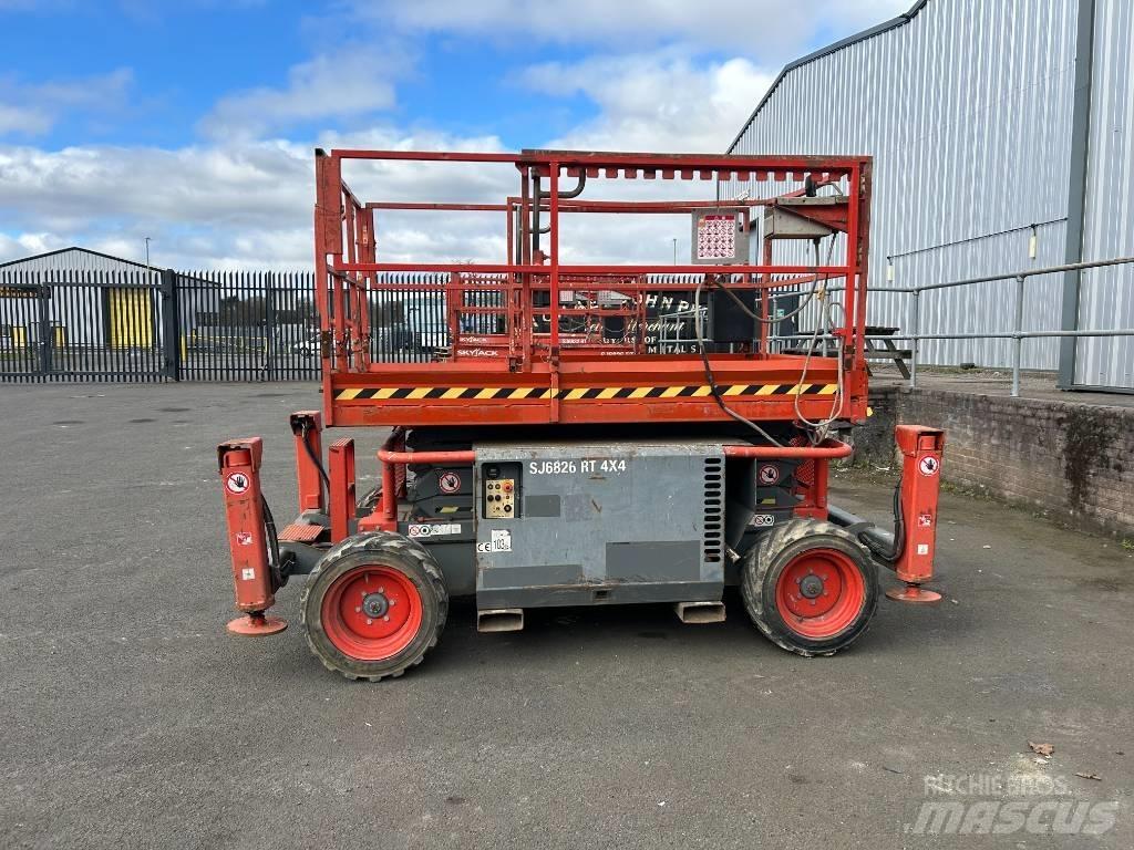 SkyJack SJ 6826 RT Scheren-Arbeitsbühnen