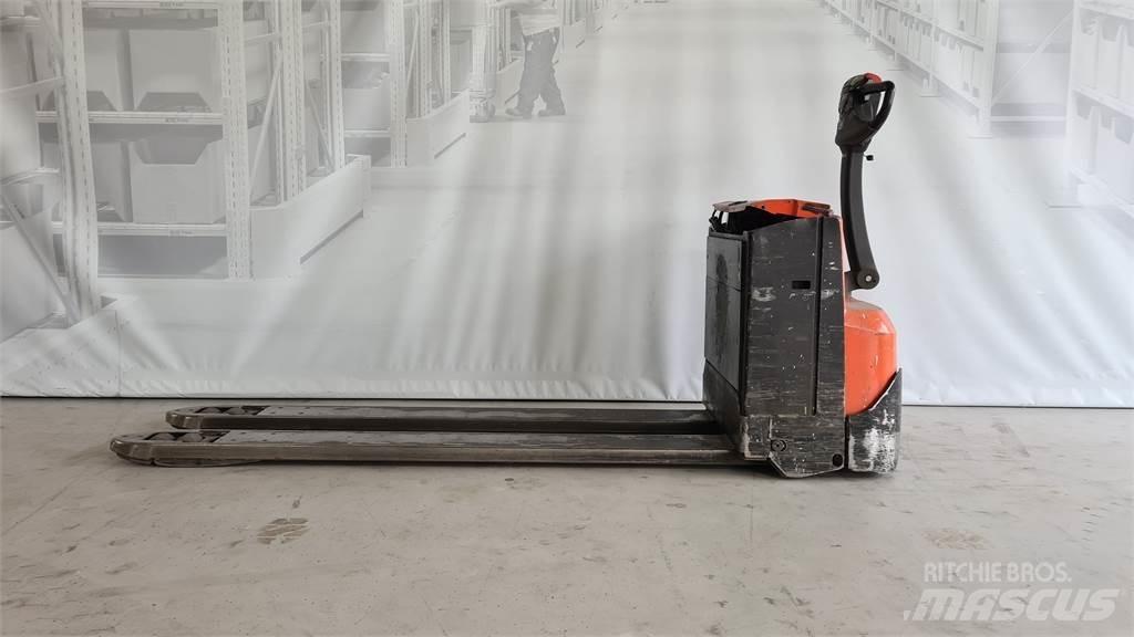 Toyota LWE 250 Niedergabelstapler
