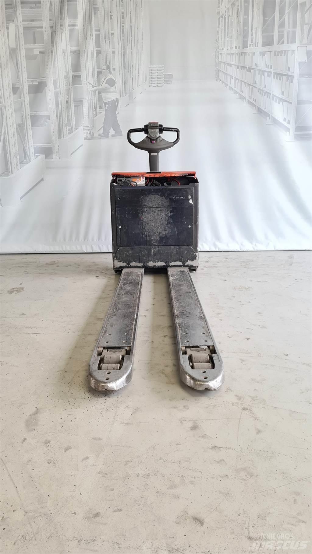 Toyota LWE 250 Niedergabelstapler