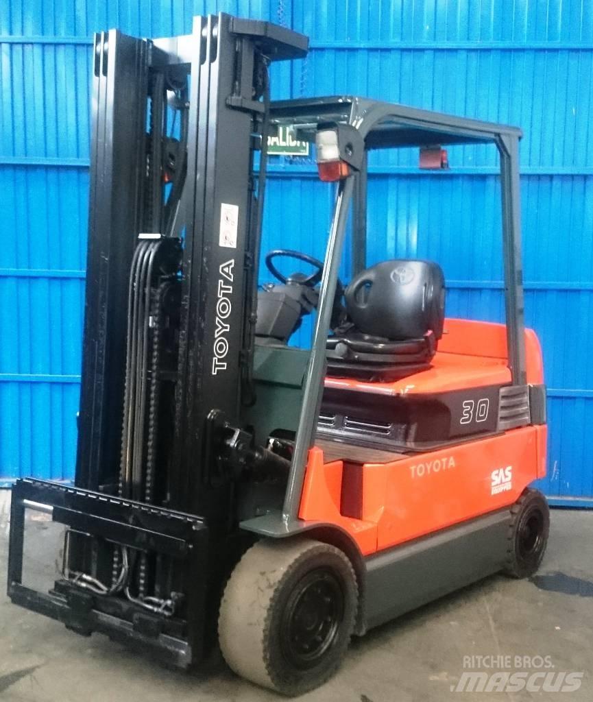 Toyota 7 FBMF 30 Elektro Stapler