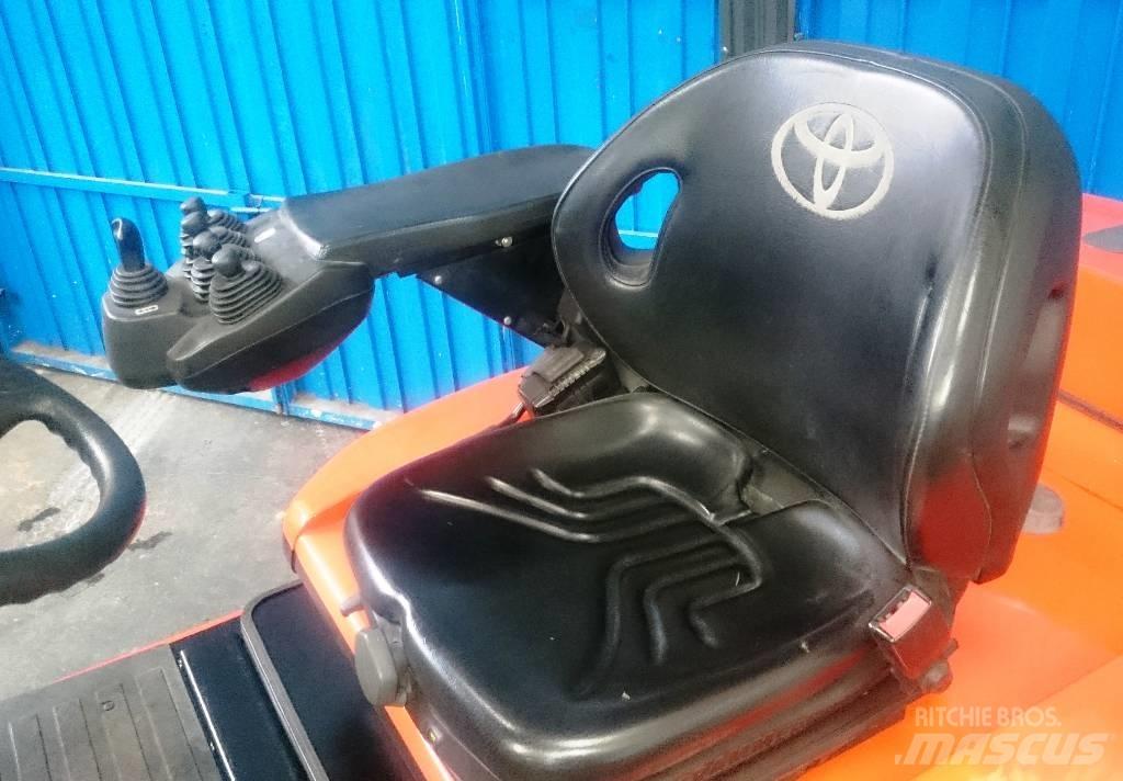 Toyota 7 FBMF 30 Elektro Stapler