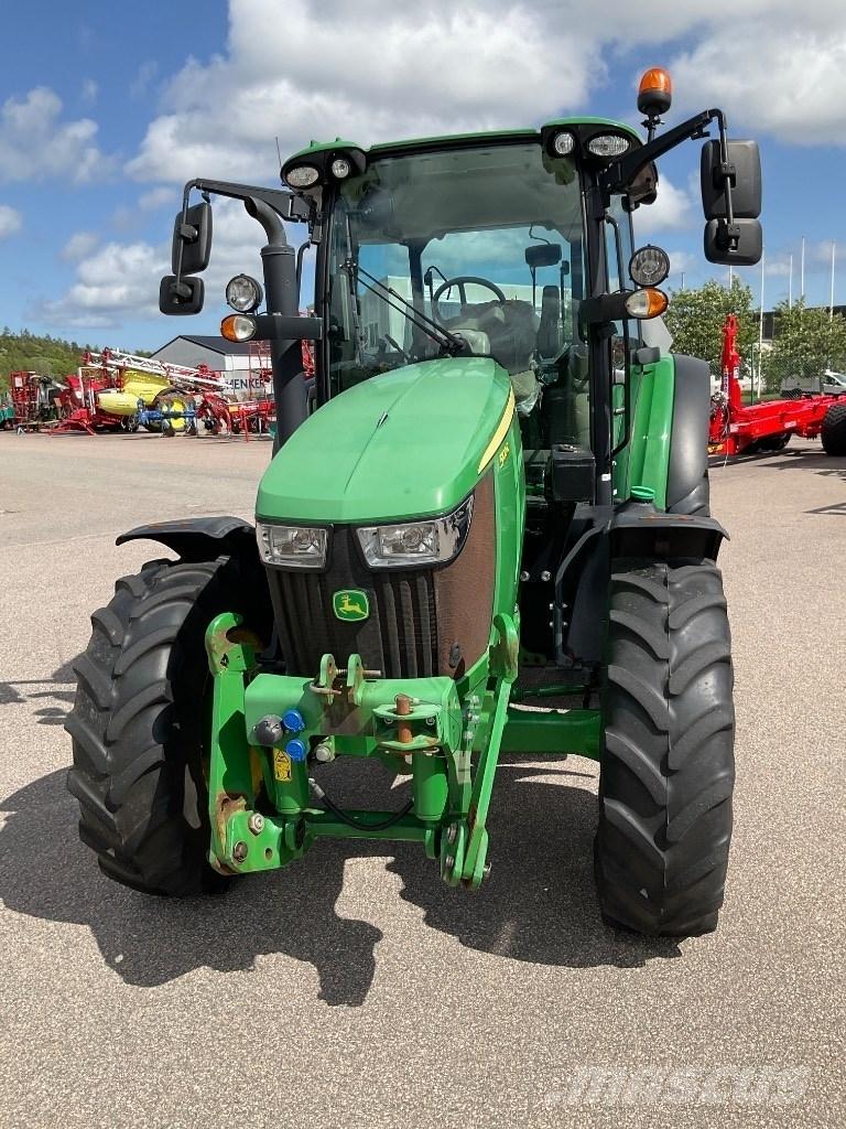 John Deere 5100 R Traktoren