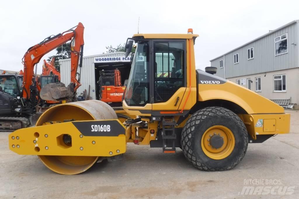Volvo SD 160 B Gummiradwalzen