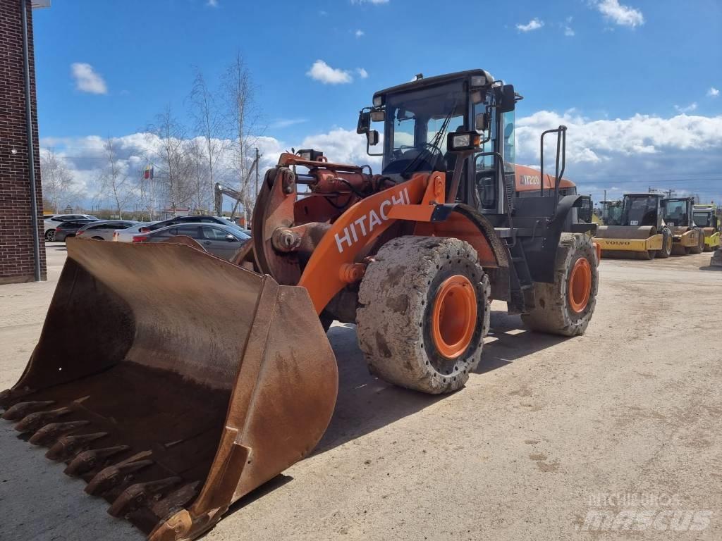 Hitachi ZW 220 Radlader