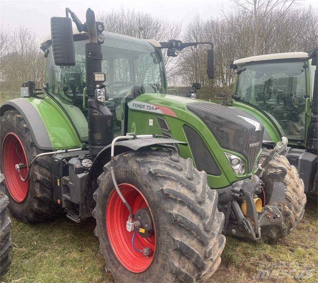 Fendt 724 Vario Traktoren