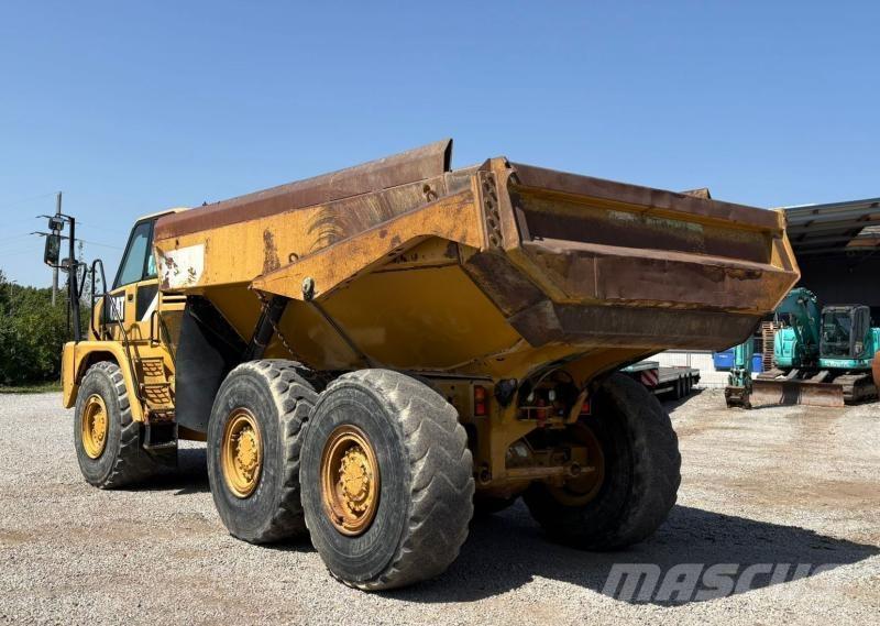 CAT 730 Dumper - Knickgelenk