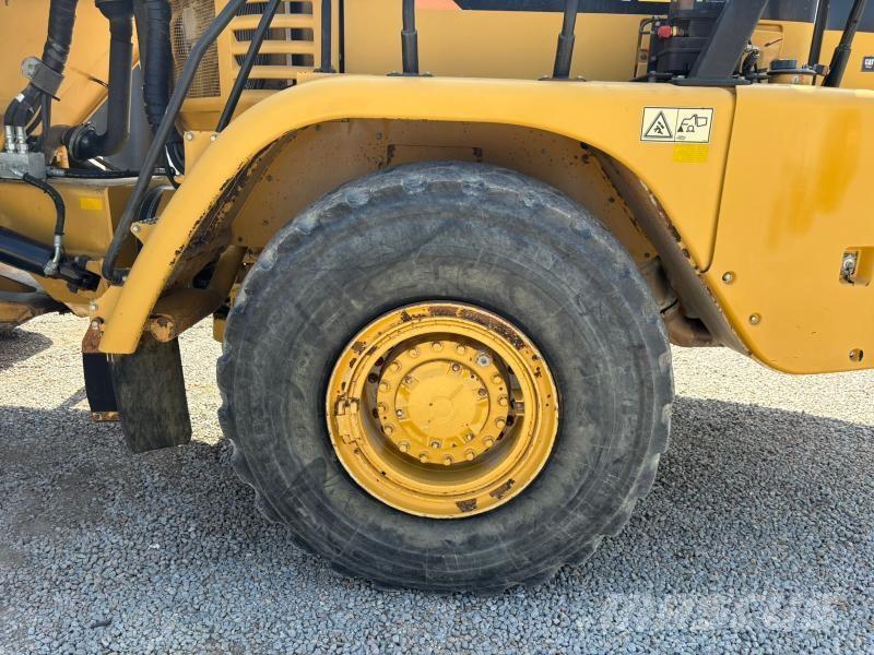 CAT 730 Dumper - Knickgelenk