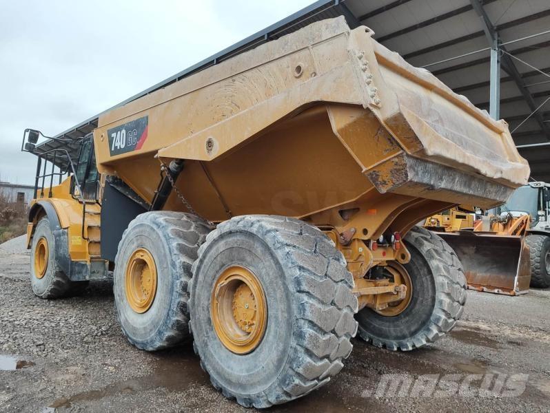 CAT 740 Dumper - Knickgelenk