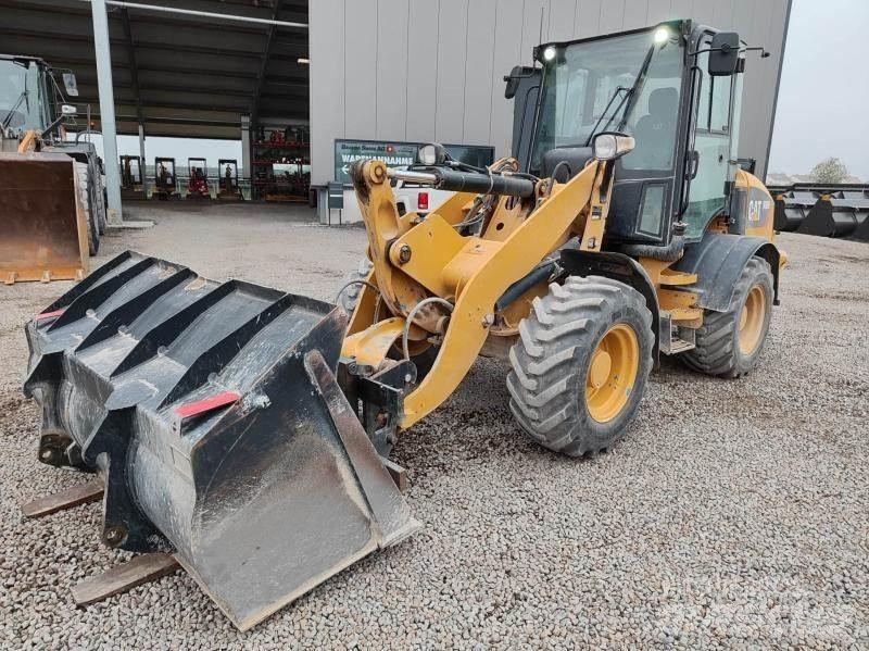 CAT 908 Radlader