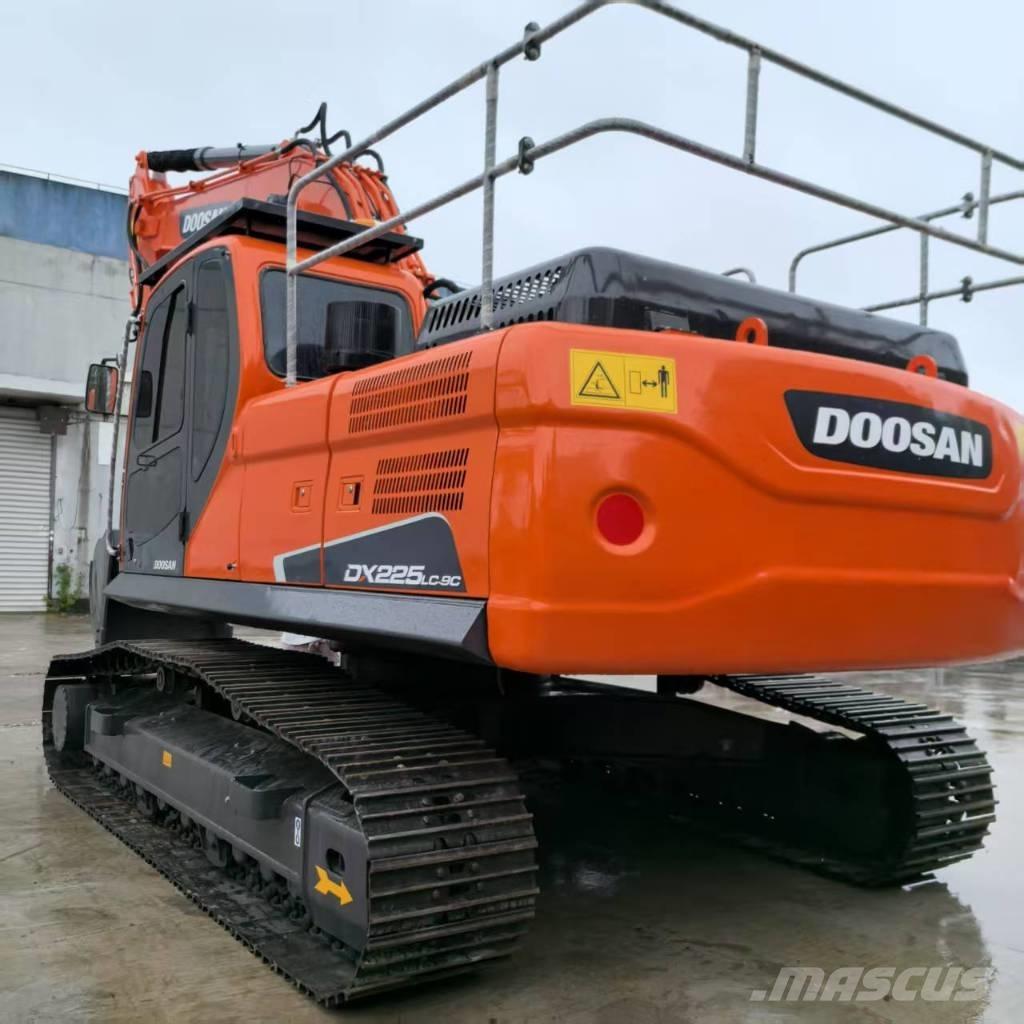 Doosan DX 225 LCA Raupenbagger