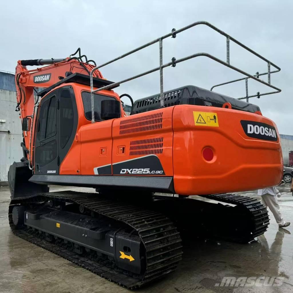 Doosan DX 225 LCA Raupenbagger