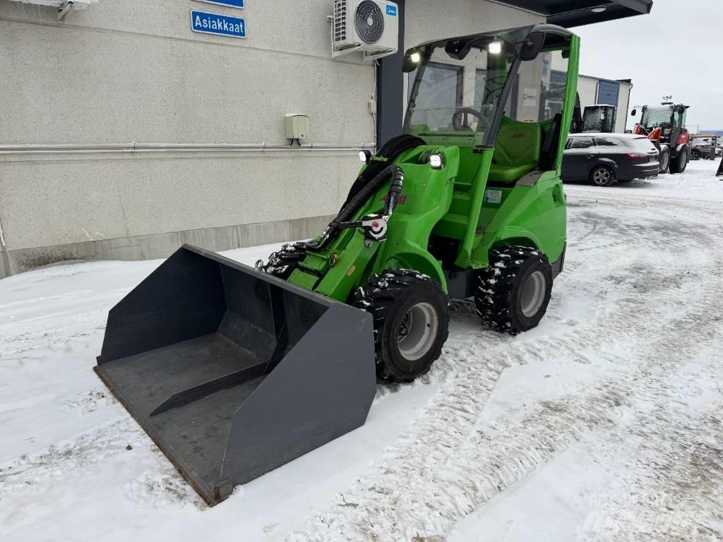 Avant R 28 Minilader