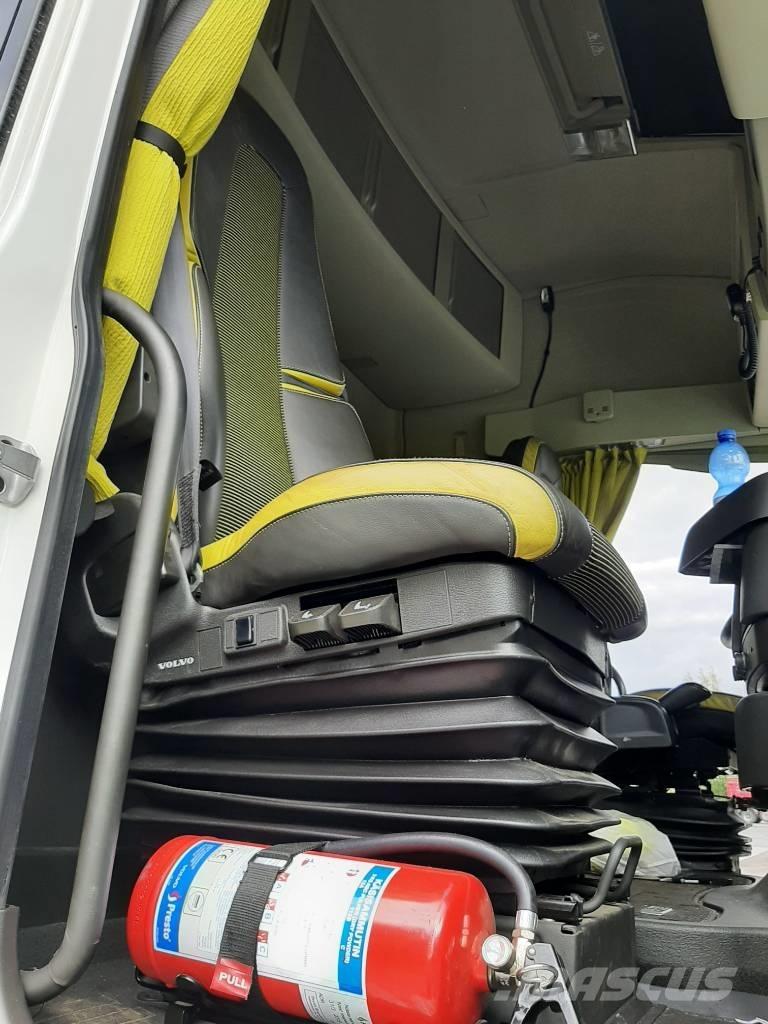 Volvo FH 16 Holzfahrzeuge