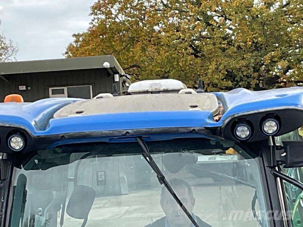 New Holland T 7.210 Traktoren