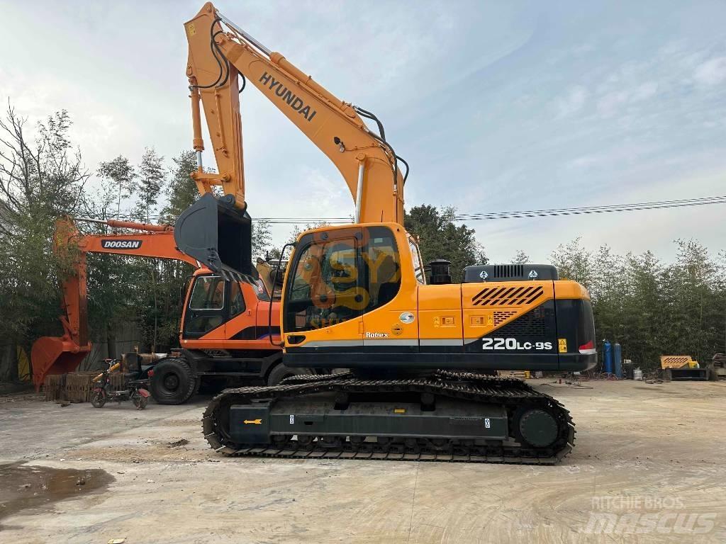 Hyundai R220 Raupenbagger