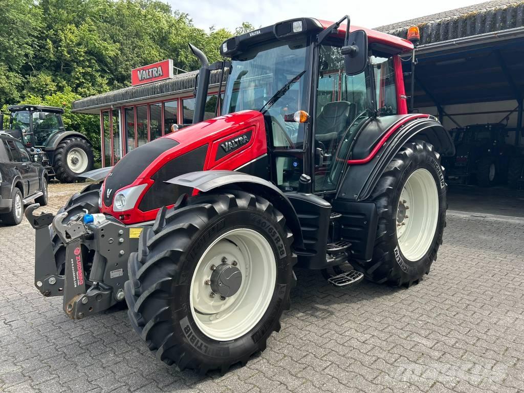 Valtra N 93 Traktoren
