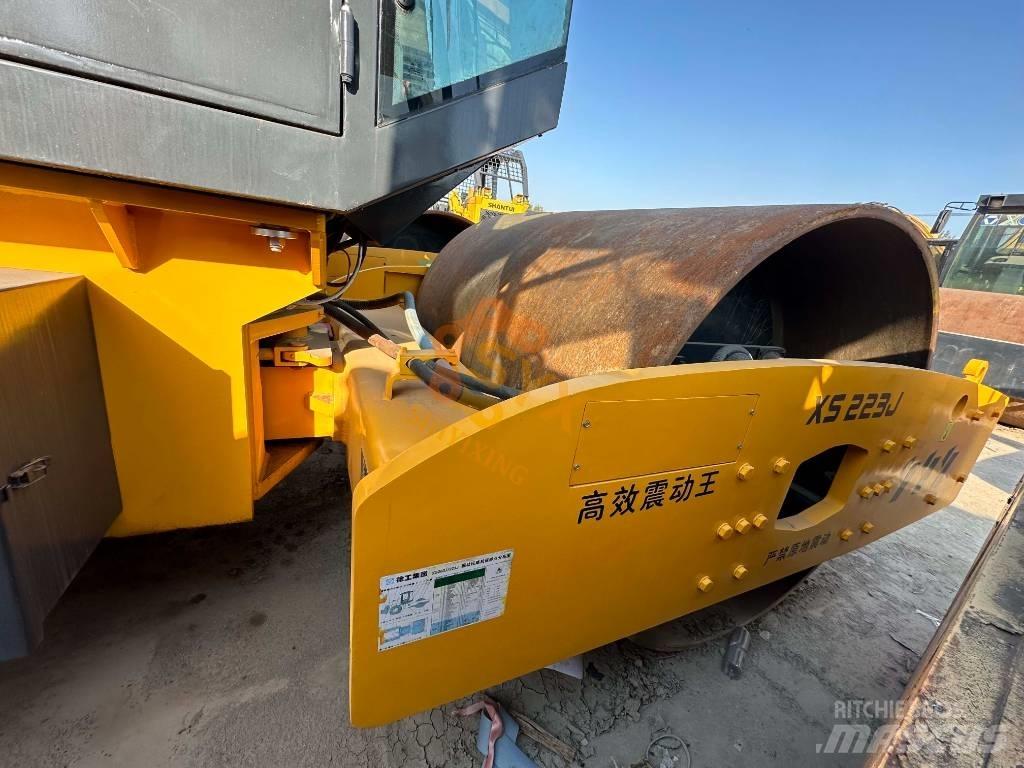 XCMG XS 233J Walzenzüge