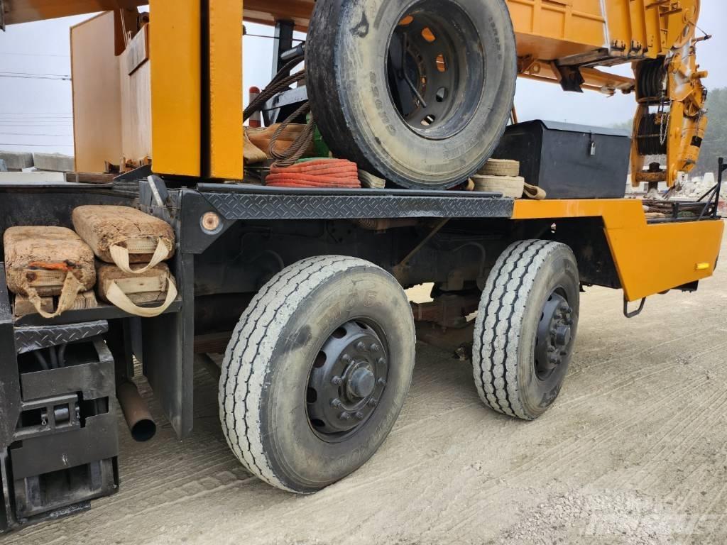 Hyundai HC 50 All-Terrain-Krane