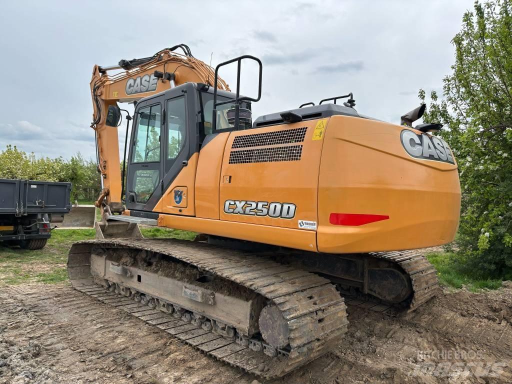 CASE CX 250 D Raupenbagger