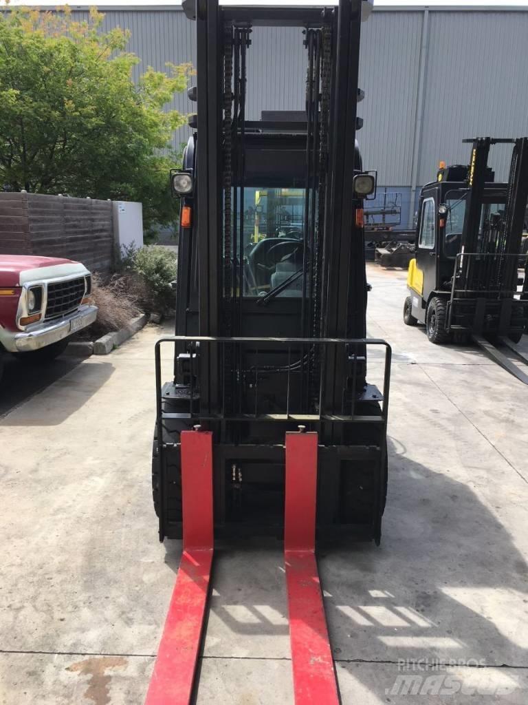 Hyster H3.0TX Gas Stapler